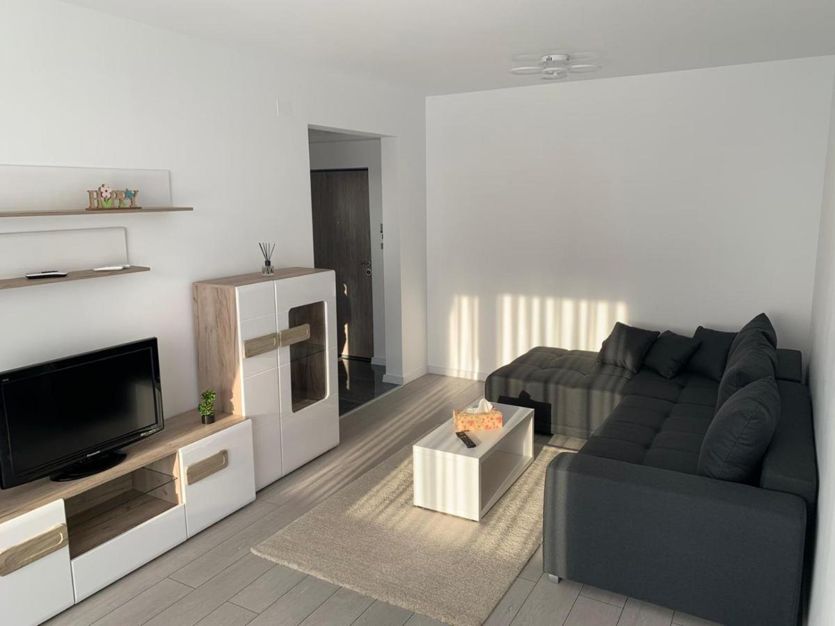 Apartament 2 Camere Prima Nufaru Oradea Ngoại thất bức ảnh